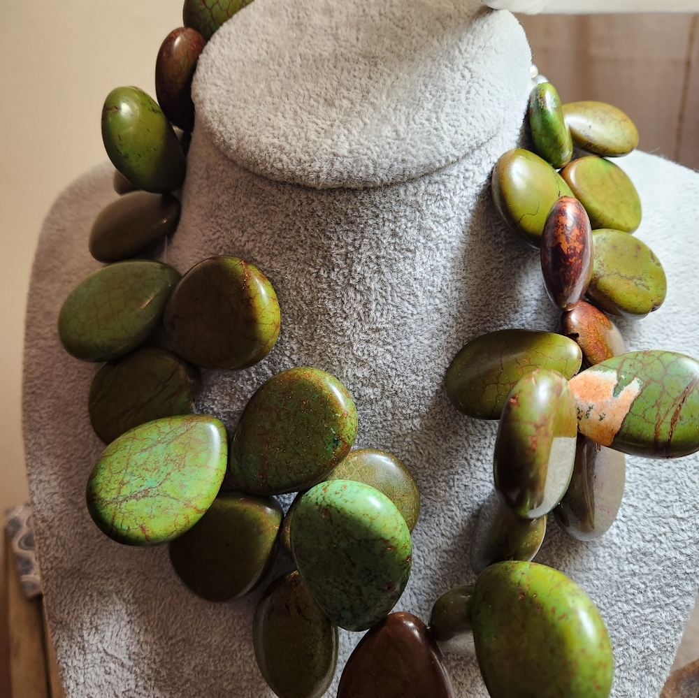 GENUINE Multi teardrop Gaspeite Heavy Necklace extremely Rare!!
